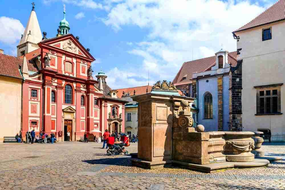 Wie komme ich zur St. Georgs Basilika