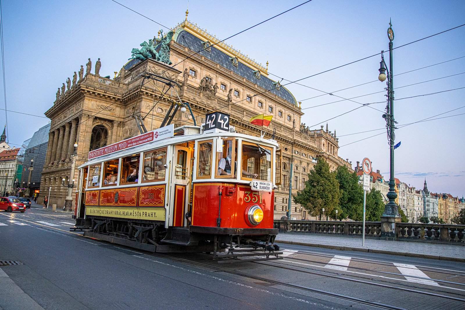 Vintage Tram no. 42 (credit: Agentura VNV PRODUCTIONS)