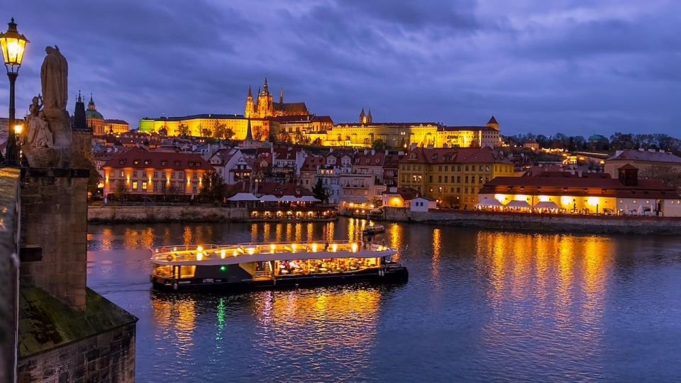 Prag: 50-minütige Sightseeing-Abendkreuzfahrt