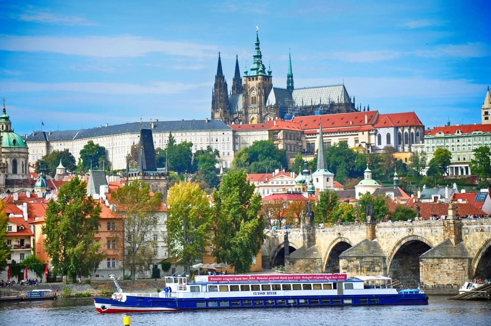 Prague: Panoramic Vltava River Cruise GYG